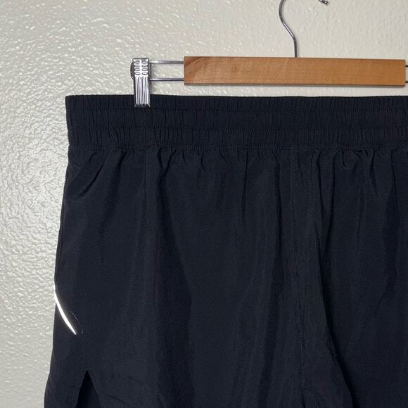 NWT Fabletics Perforated Run Shorts 5" Reflective Women's Size XXL/1X Black - Picture 15 of 16